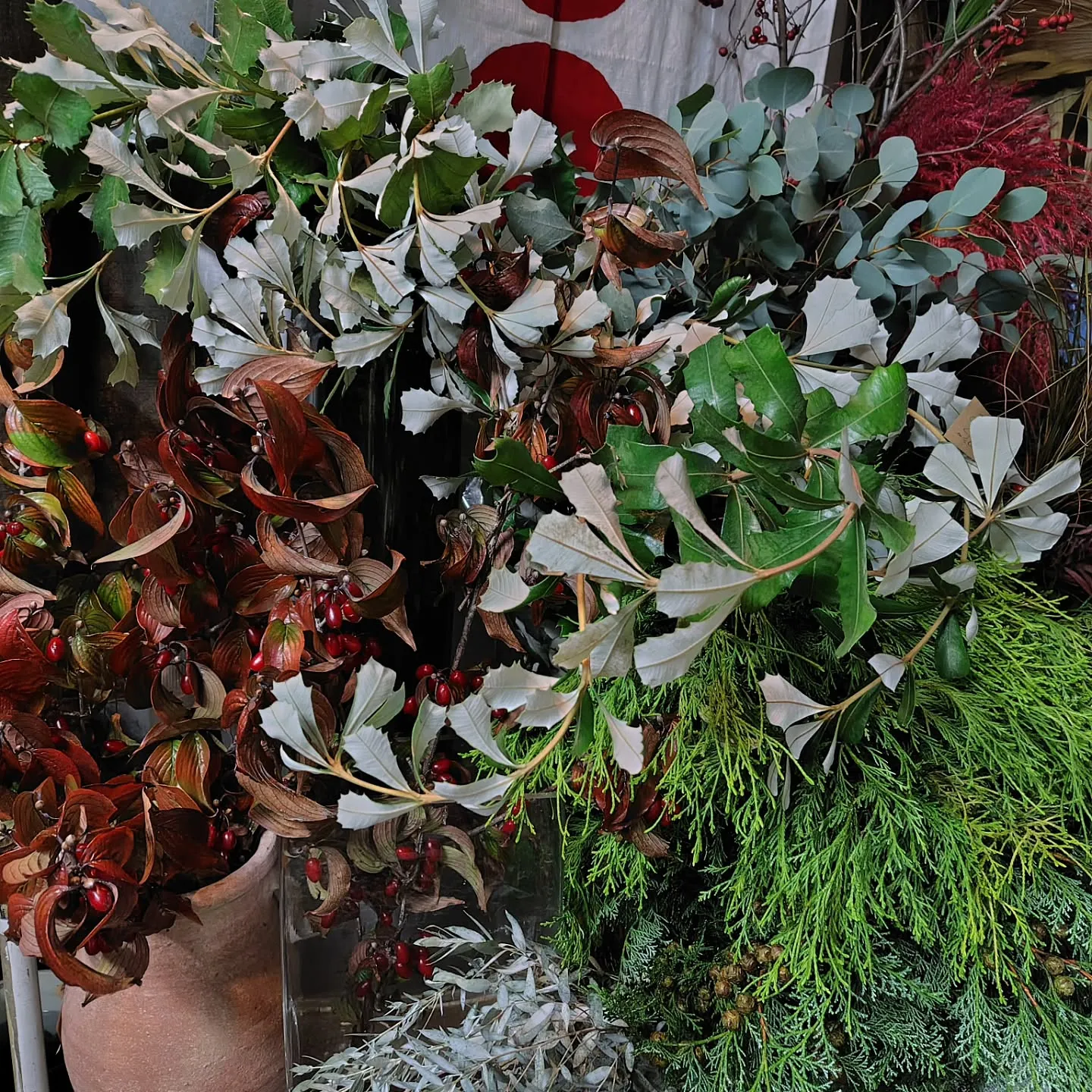 秋色つづく今日の草